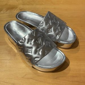 Louis Vuitton 'By the Pool' Slide Sz 39